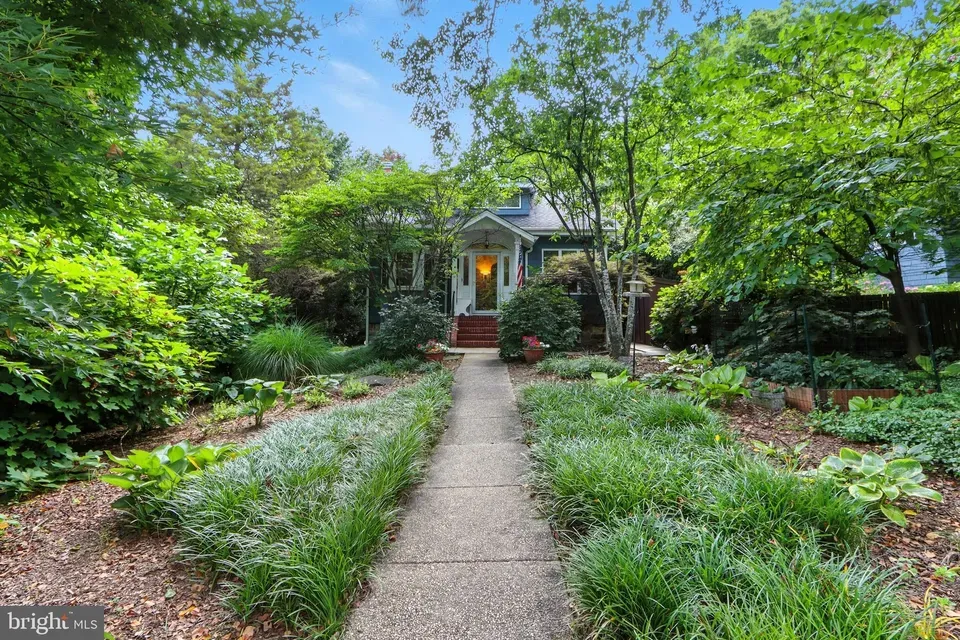 3 Bed 1 Bath Classic Historic Era Home in Baltimore, MD - 4