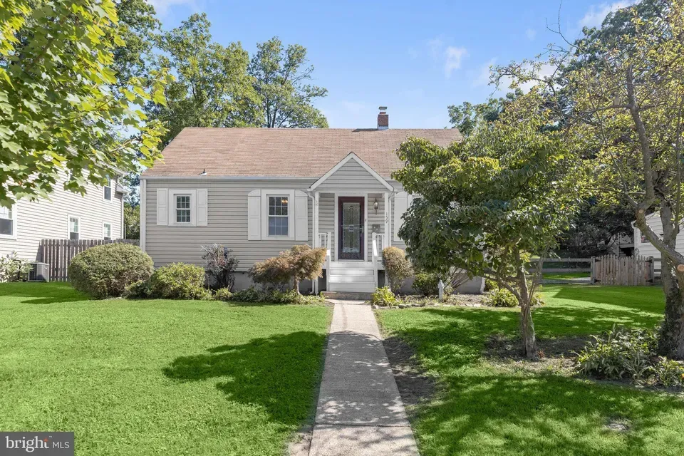 3 Bed 1 Bath Classic Historic Era Home in Baltimore, MD
