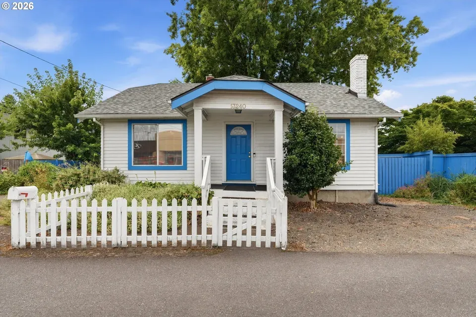3 Bed 1 Bath Classic Historic Era Home in Beaverton, OR - 1