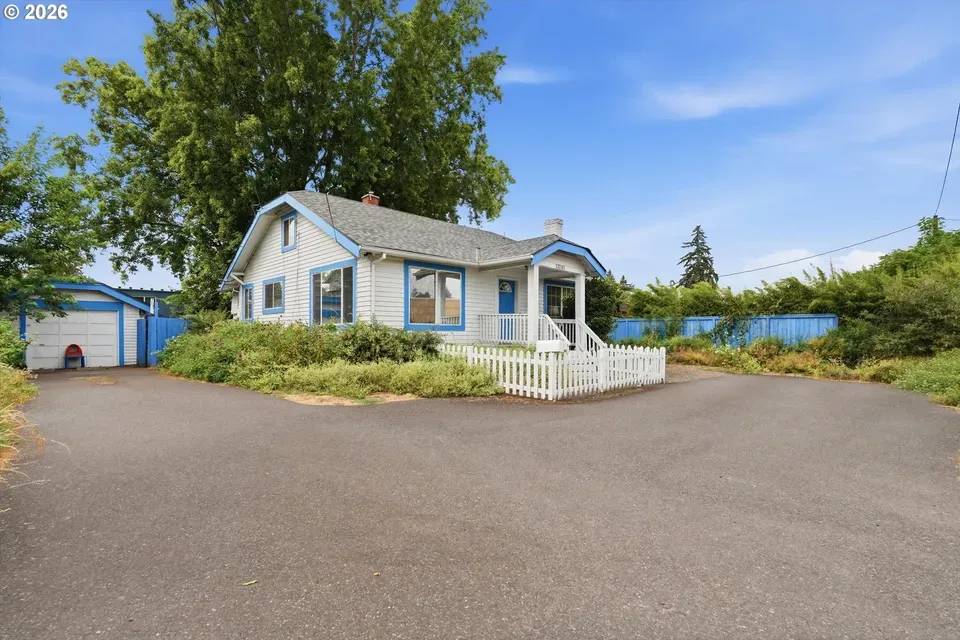 3 Bed 1 Bath Classic Historic Era Home in Beaverton, OR - 2