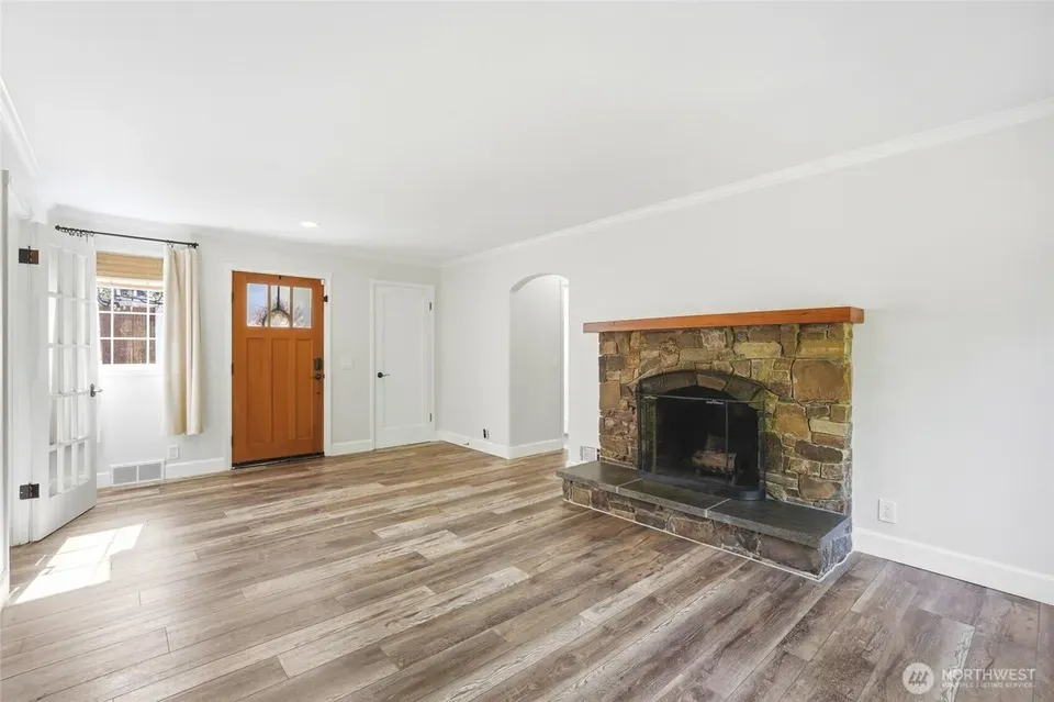 3 Bed 1 Bath Classic Historic Era Home in Bellevue, WA - 3