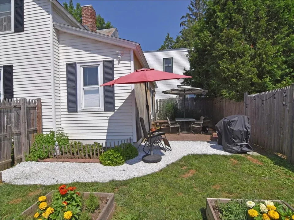 3 Bed 1 Bath Classic Historic Era Home in Burlington, VT - 3