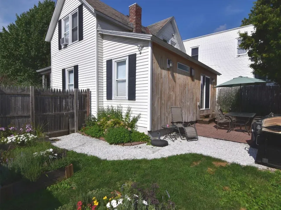 3 Bed 1 Bath Classic Historic Era Home in Burlington, VT - 4