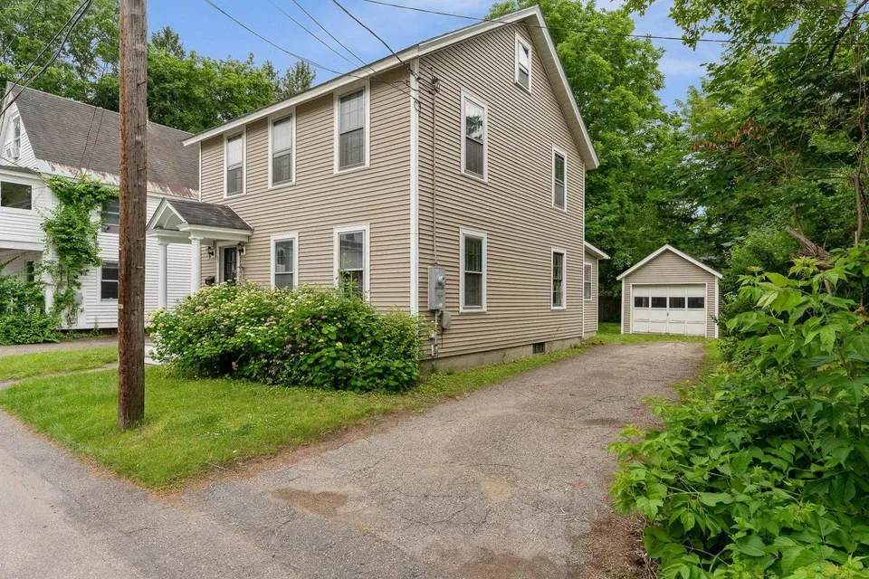 3 Bed 1 Bath Classic Historic Era Home in Burlington, VT