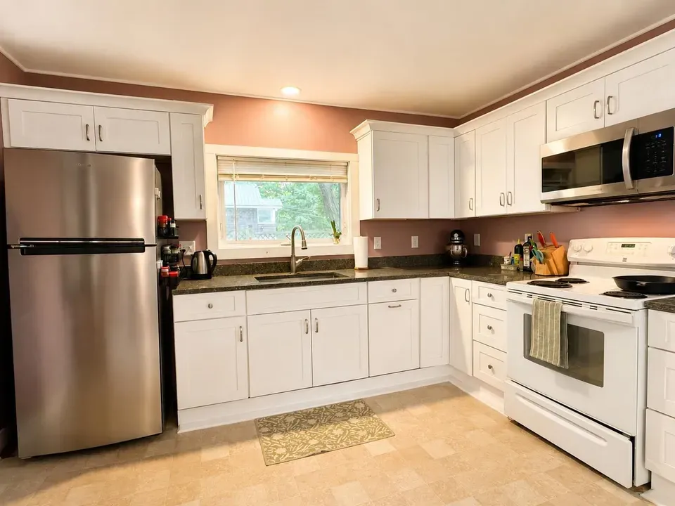 3 Bed 1 Bath Classic Historic Era Home in Burlington, VT - 2