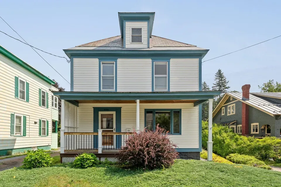 3 Bed 1 Bath Classic Historic Era Home in Burlington, VT - 2