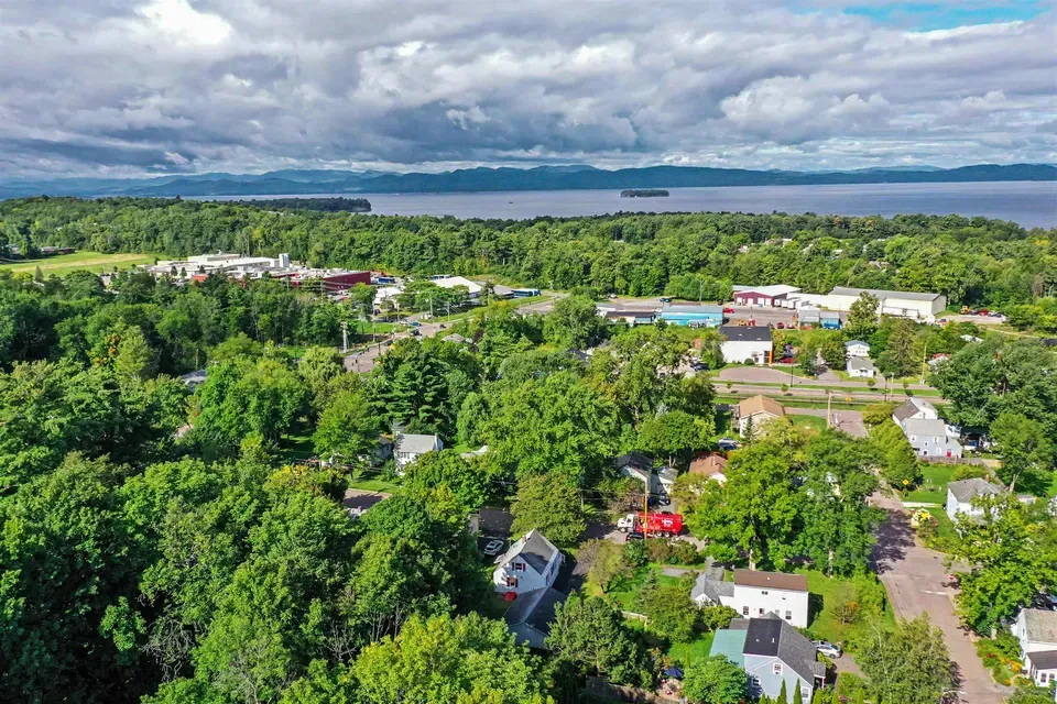 3 Bed 1 Bath Classic Historic Era Home in Burlington, VT - 3
