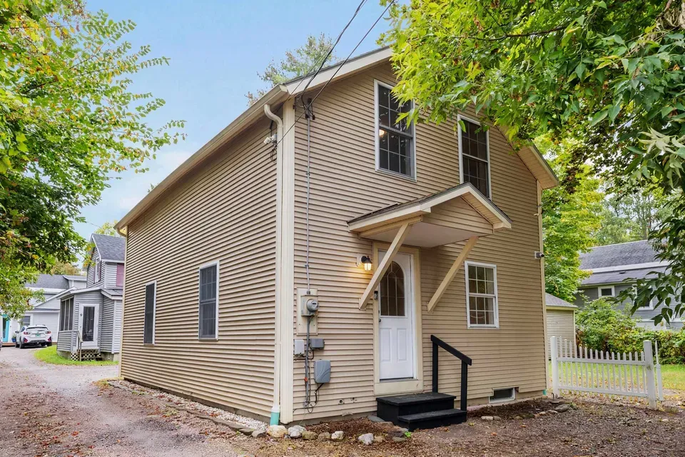 3 Bed 1 Bath Classic Historic Era Home in Burlington, VT