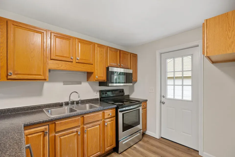3 Bed 1 Bath Classic Historic Era Home in Burlington, VT - 3