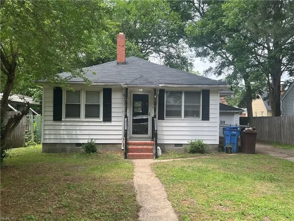 3 Bed 1 Bath Classic Historic Era Home in Chesapeake, VA