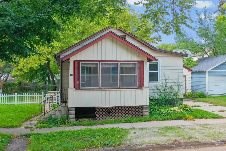 3 Bed 1 Bath Classic Historic Era Home in Green Bay, WI