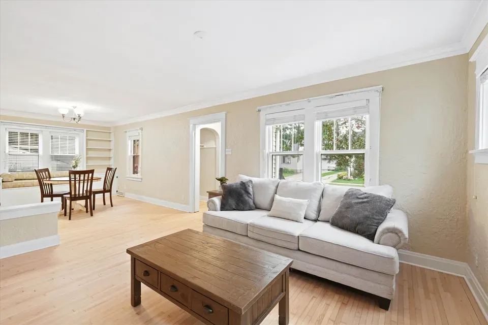 3 Bed 1 Bath Classic Historic Era Home in Green Bay, WI - 2