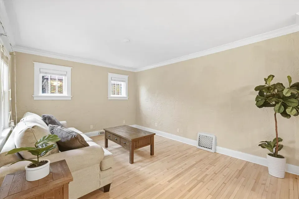 3 Bed 1 Bath Classic Historic Era Home in Green Bay, WI - 3