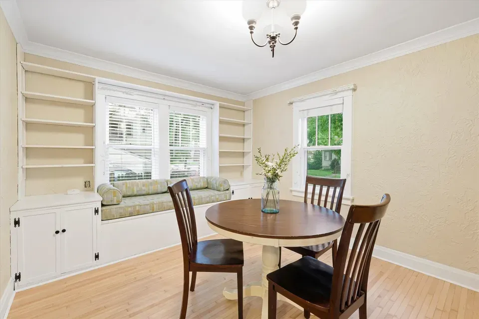 3 Bed 1 Bath Classic Historic Era Home in Green Bay, WI - 4