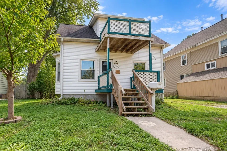 3 Bed 1 Bath Classic Historic Era Home in Green Bay, WI