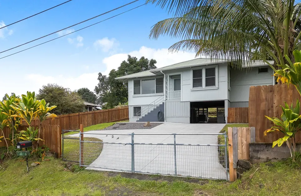 3 Bed 1 Bath Classic Historic Era Home in Hilo, HI - 2