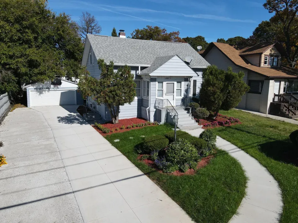 3 Bed 1 Bath Classic Historic Era Home in Kenosha, WI - 3