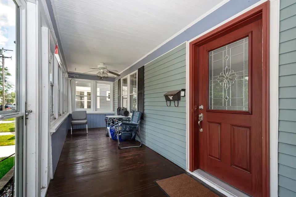 3 Bed 1 Bath Classic Historic Era Home in Kenosha, WI - 2