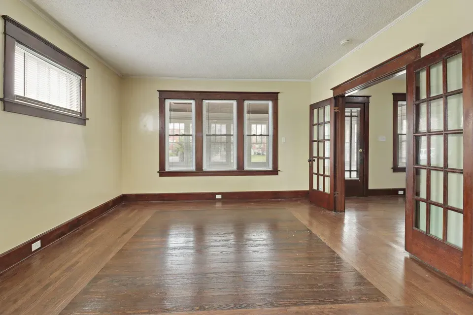 3 Bed 1 Bath Classic Historic Era Home in Kenosha, WI - 3