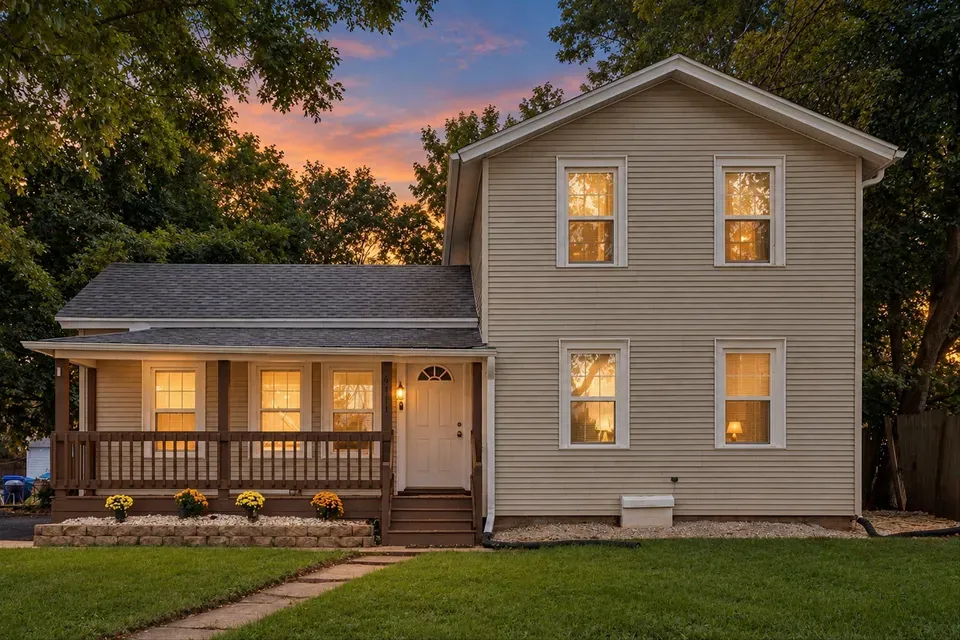 3 Bed 1 Bath Classic Historic Era Home in Kenosha, WI