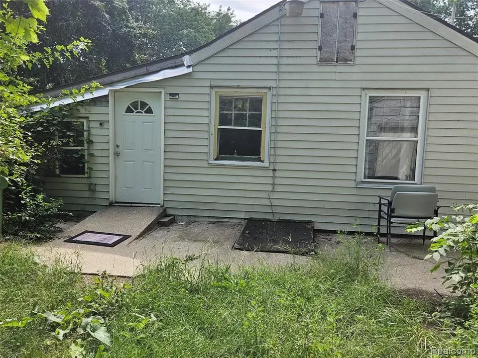 3 Bed 1 Bath Classic Historic Era Home in Lansing, MI - 4