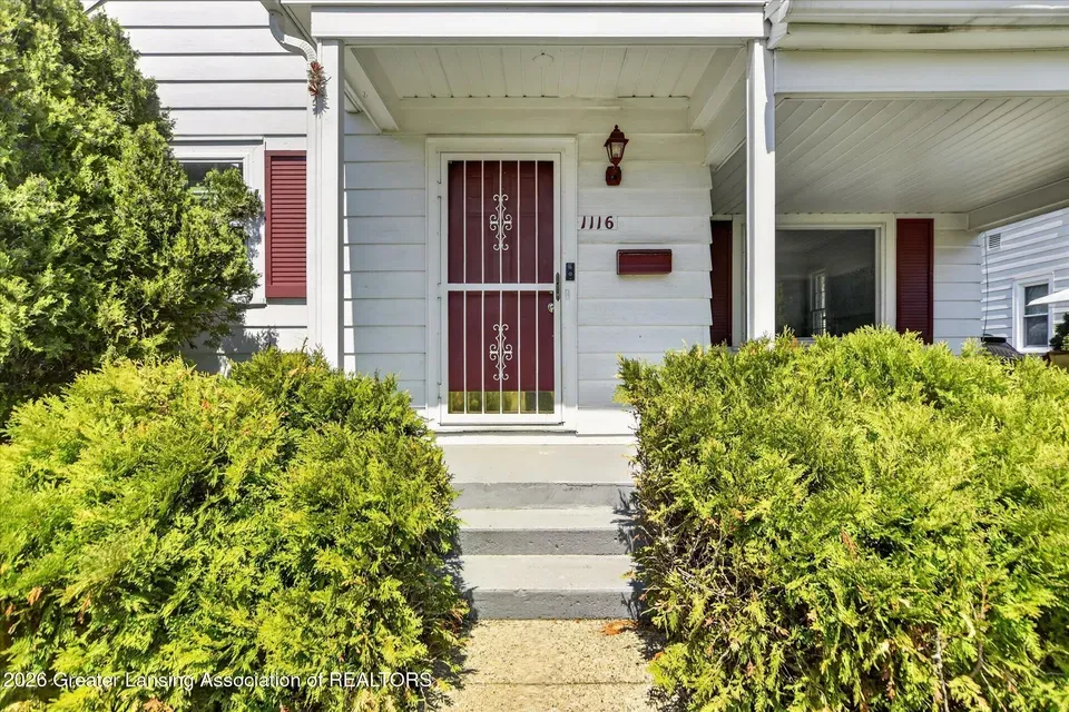 3 Bed 1 Bath Classic Historic Era Home in Lansing, MI - 2