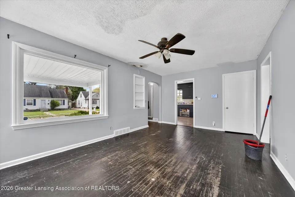 3 Bed 1 Bath Classic Historic Era Home in Lansing, MI - 4