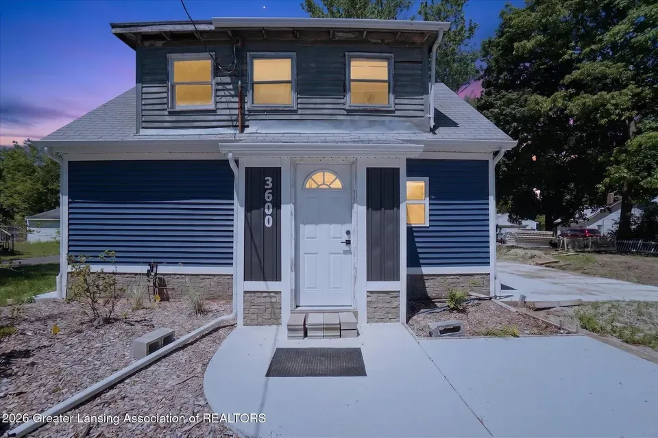 3 Bed 1 Bath Classic Historic Era Home in Lansing, MI - 1