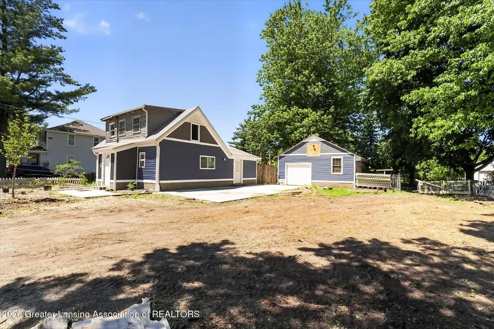 3 Bed 1 Bath Classic Historic Era Home in Lansing, MI - 3