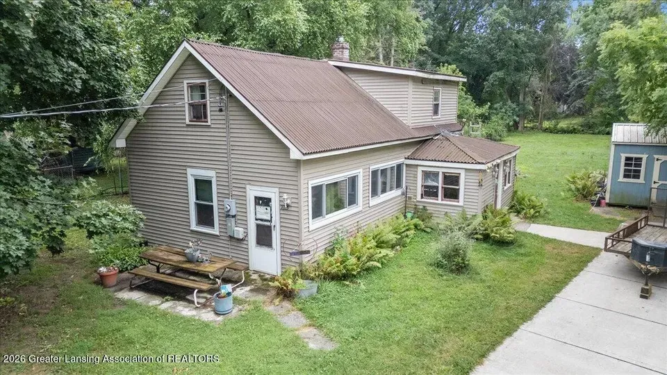 3 Bed 1 Bath Classic Historic Era Home in Lansing, MI - 1