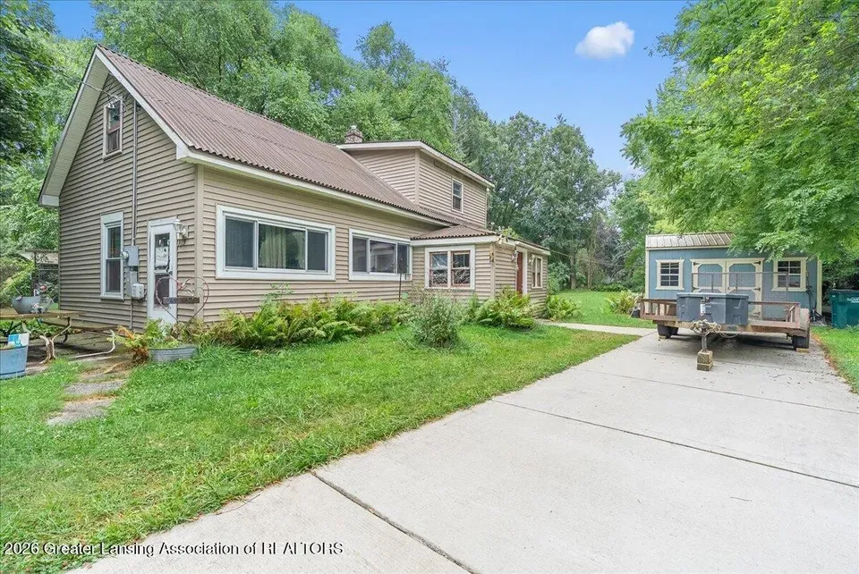 3 Bed 1 Bath Classic Historic Era Home in Lansing, MI - 3