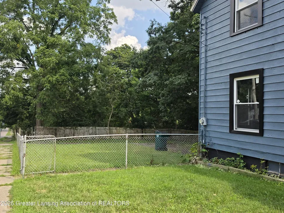 3 Bed 1 Bath Classic Historic Era Home in Lansing, MI - 3