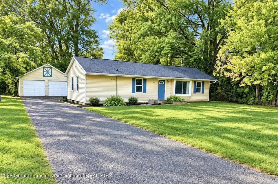 3 Bed 1 Bath Classic Historic Era Home in Lansing, MI