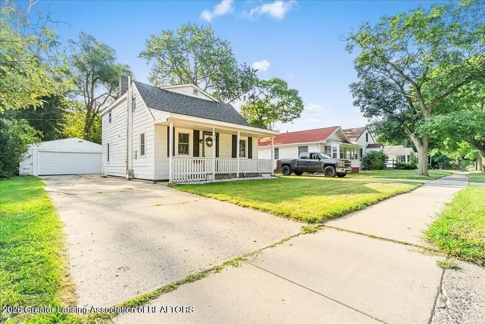 3 Bed 1 Bath Classic Historic Era Home in Lansing, MI - 3