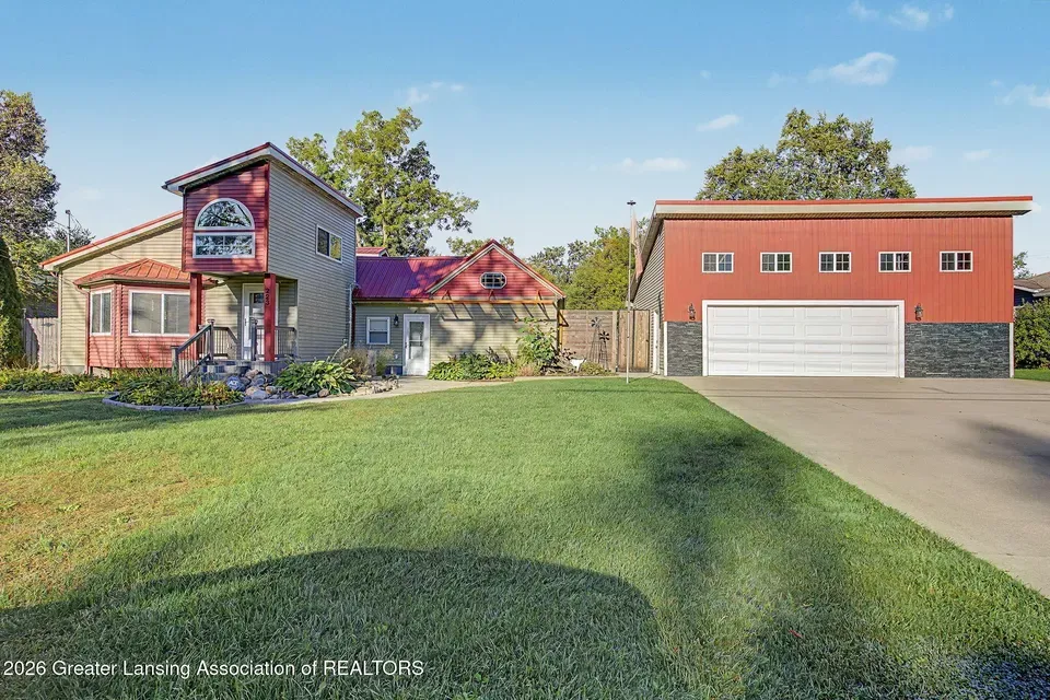 3 Bed 1 Bath Classic Historic Era Home in Lansing, MI - 1