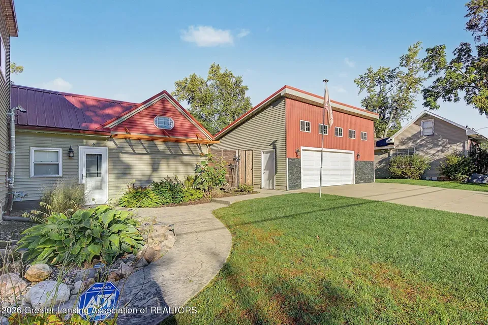 3 Bed 1 Bath Classic Historic Era Home in Lansing, MI - 3