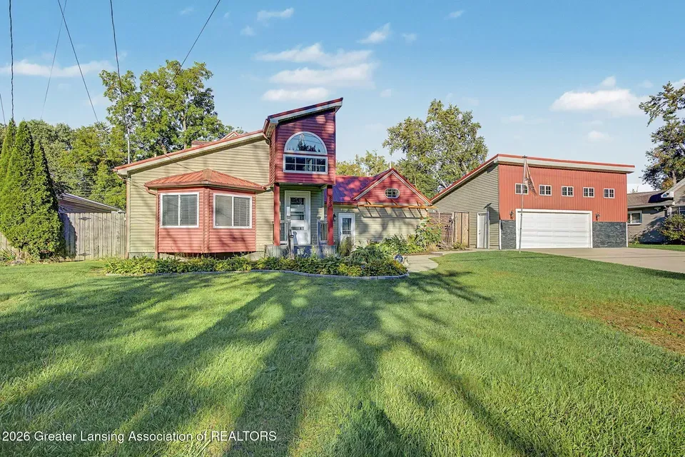 3 Bed 1 Bath Classic Historic Era Home in Lansing, MI - 4