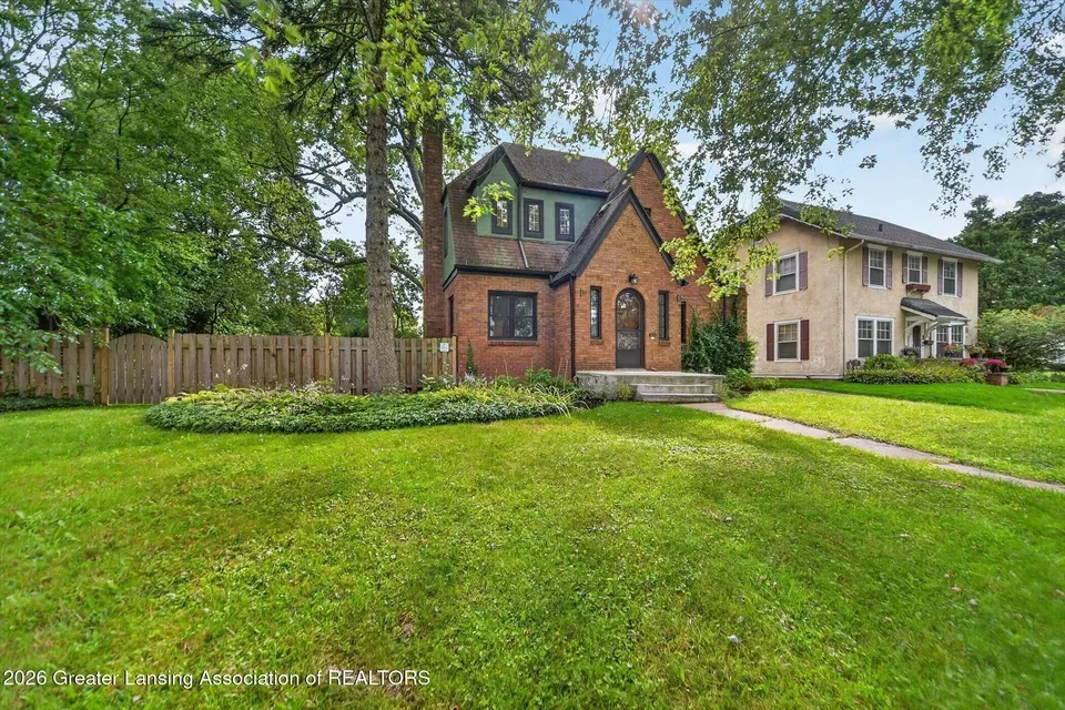 3 Bed 1 Bath Classic Historic Era Home in Lansing, MI - 3