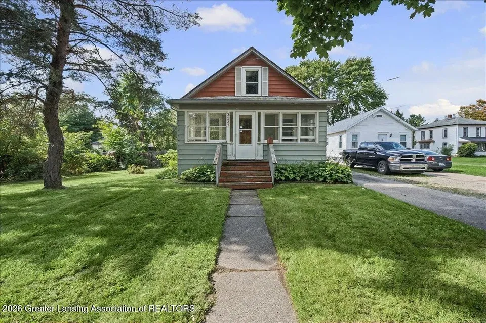 3 Bed 1 Bath Classic Historic Era Home in Lansing, MI - 1
