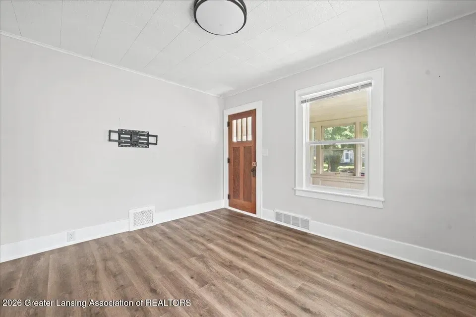3 Bed 1 Bath Classic Historic Era Home in Lansing, MI - 4