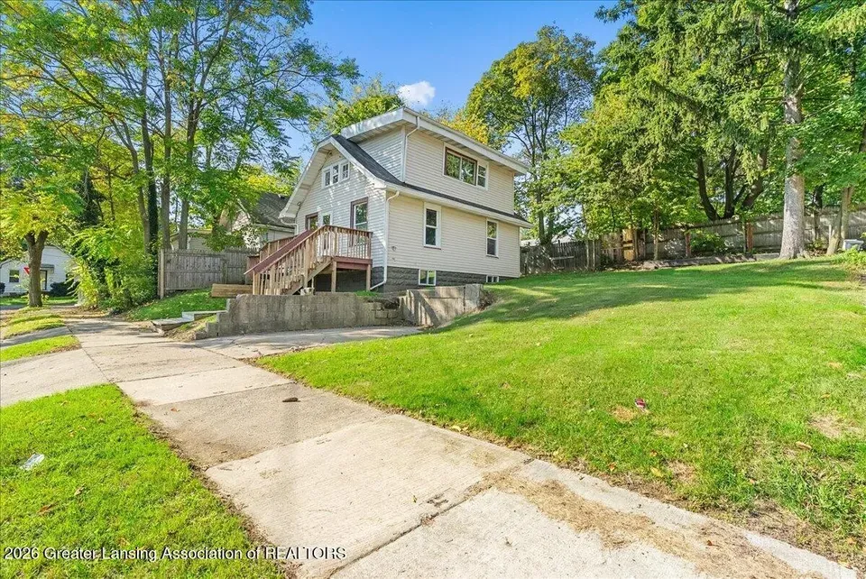 3 Bed 1 Bath Classic Historic Era Home in Lansing, MI - 2