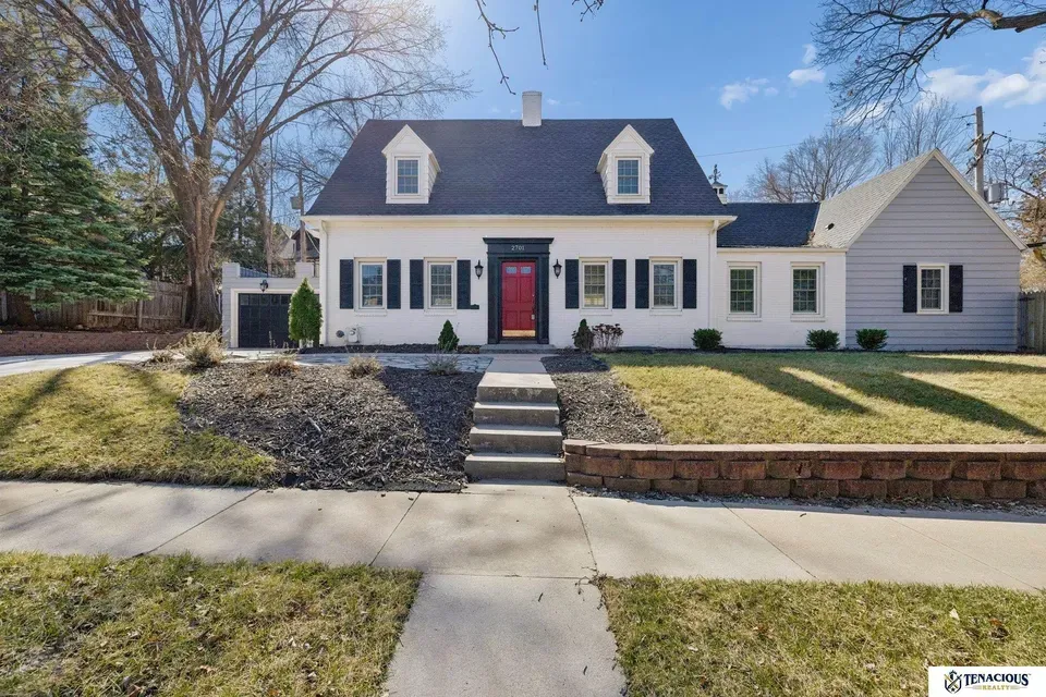 3 Bed 1 Bath Classic Historic Era Home in Lincoln, NE - 2
