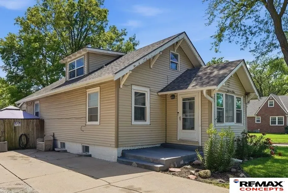 3 Bed 1 Bath Classic Historic Era Home in Lincoln, NE - 3