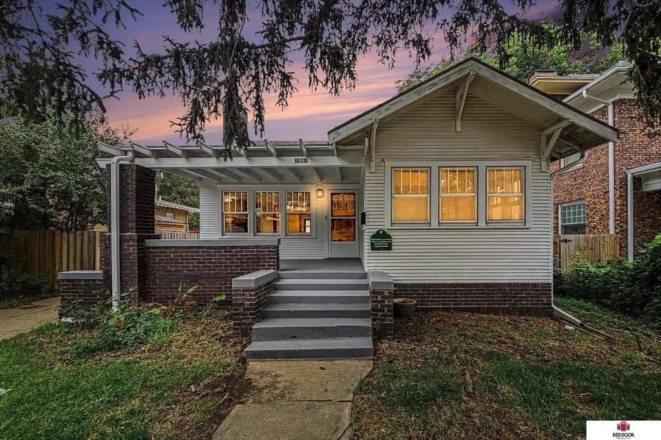 3 Bed 1 Bath Classic Historic Era Home in Lincoln, NE