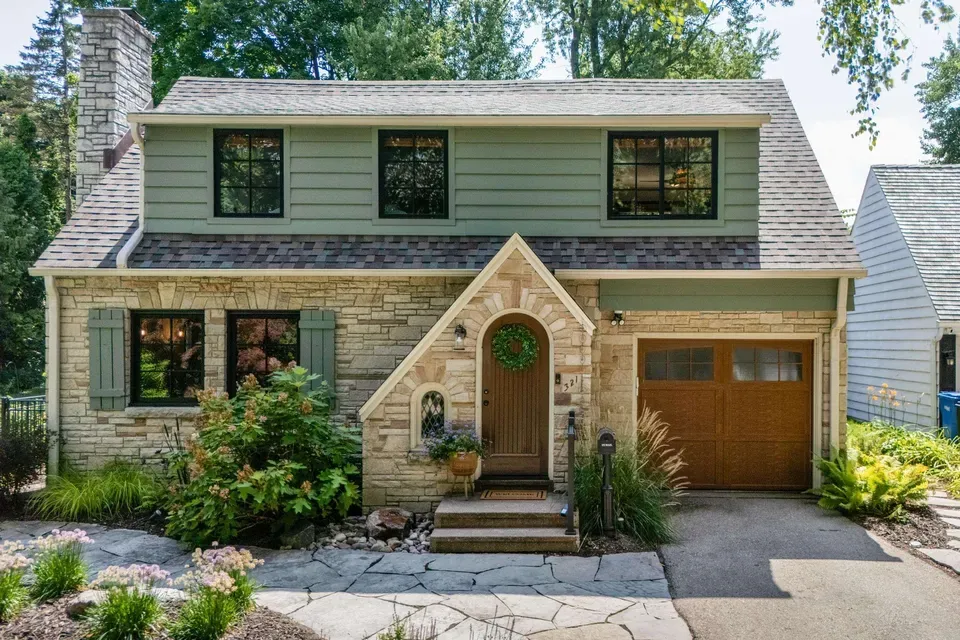 3 Bed 1 Bath Classic Historic Era Home in Madison, WI - 2