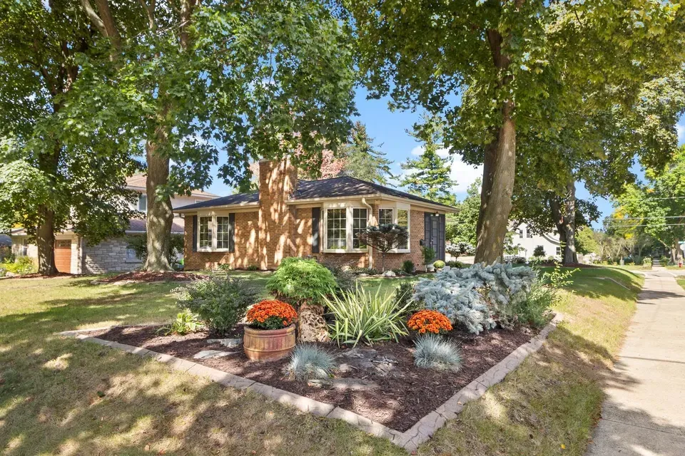 3 Bed 1 Bath Classic Historic Era Home in Madison, WI