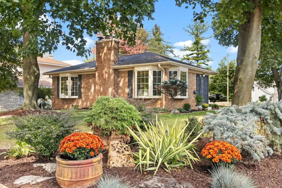 3 Bed 1 Bath Classic Historic Era Home in Madison, WI - 2