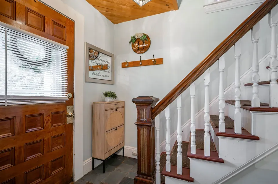 3 Bed 1 Bath Classic Historic Era Home in Manchester, NH - 5