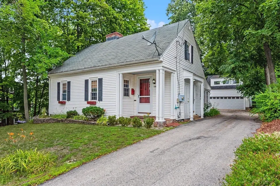 3 Bed 1 Bath Classic Historic Era Home in Manchester, NH - 1