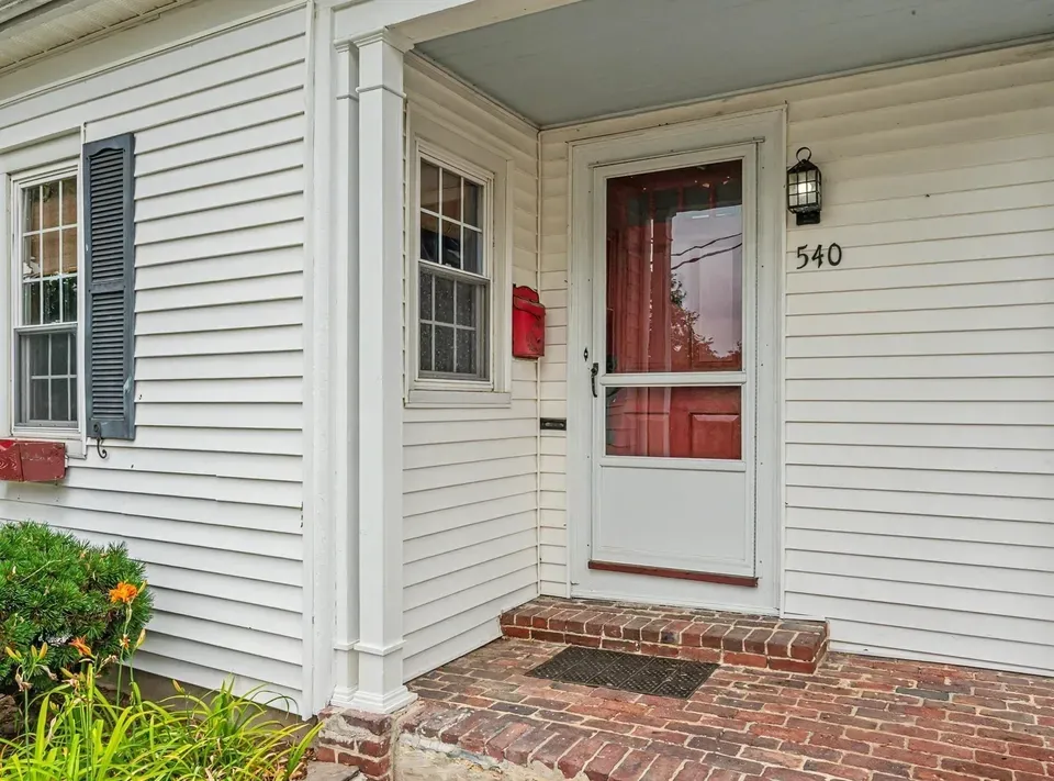 3 Bed 1 Bath Classic Historic Era Home in Manchester, NH - 2